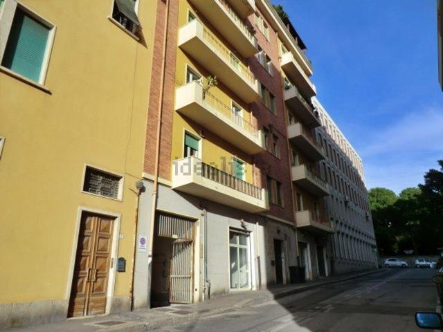 Locale Commerciale in vendita a Stampaxi/Stampace, Cagliari