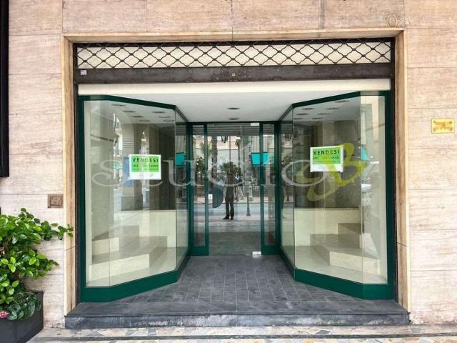 Locale Commerciale in vendita a Bordighera, Liguria