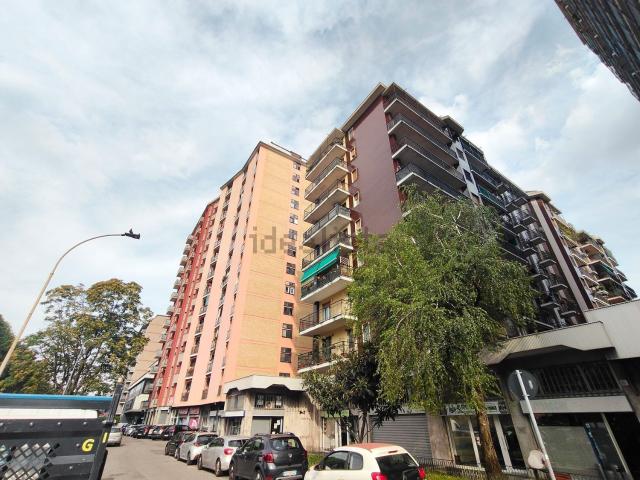 Locale Commerciale in vendita a Zona Omogenea Milano Nord, Cinisello Balsamo