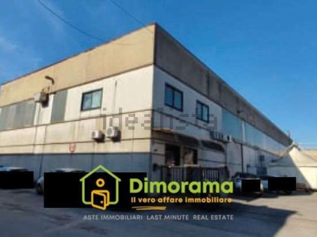 Locale Commerciale in vendita a Carrara, Toscana