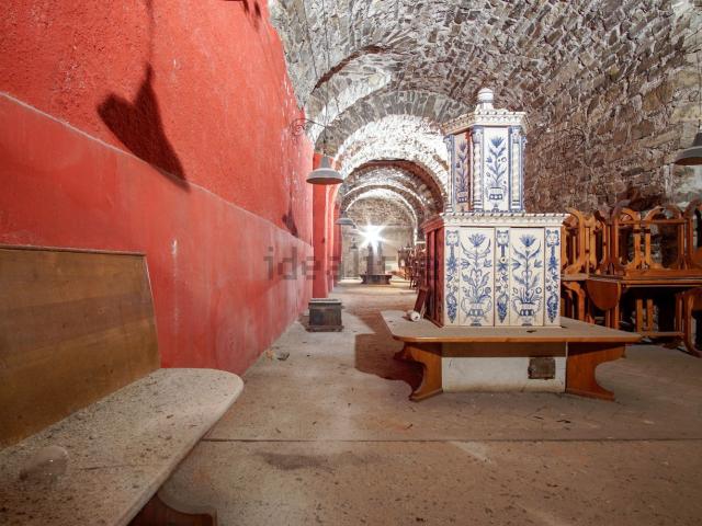 Locale Commerciale in vendita a San Giuliano, Como