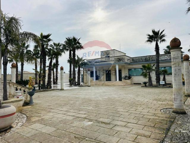 Locale Commerciale in vendita a Puglia, Brindisi