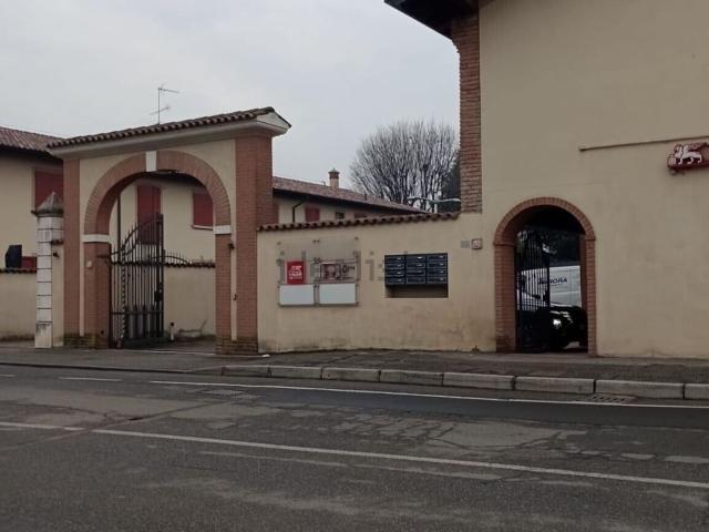 Locale Commerciale in vendita a Travagliato, Lombardia