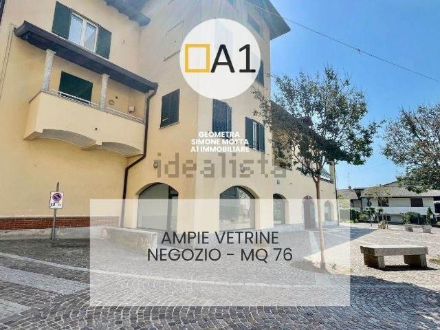 Locale Commerciale in vendita a Asnago di Cermenate, Cermenate