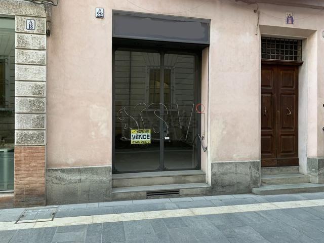 Locale Commerciale in vendita a Unione della Romagna Faentina, Faenza