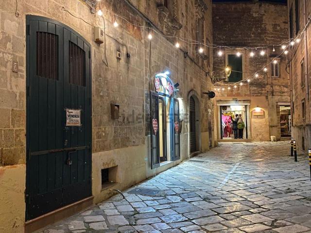 Locale Commerciale in vendita a Puglia, Taranto