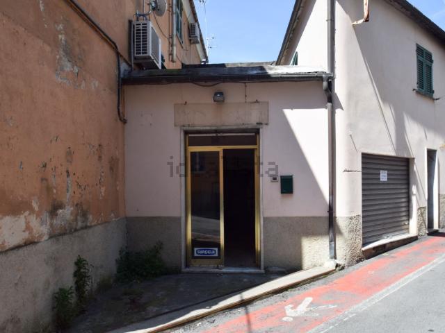 Locale Commerciale in vendita a Mele, Liguria