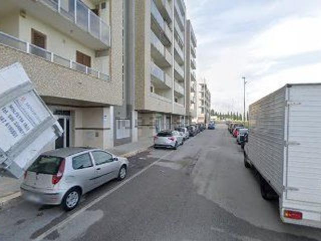Locale Commerciale in vendita a Molfetta, Bari