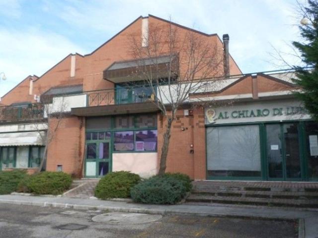Locale Commerciale in vendita a Cenerente, Umbria
