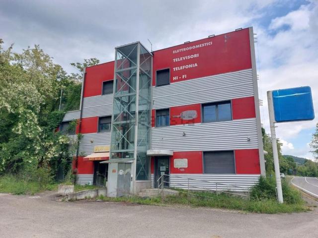 Locale Commerciale in vendita a Cucù, Nibbiano