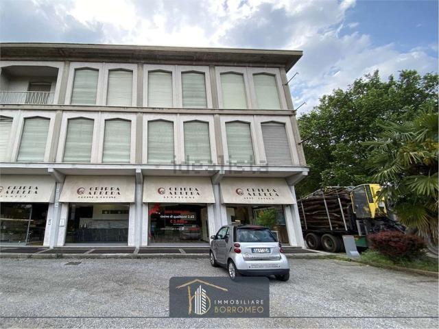 Locale Commerciale in vendita a Cesano Maderno, Lombardia