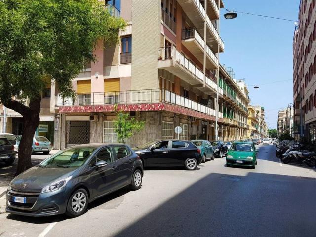 Locale Commerciale in vendita a IV Circoscrizione, Messina