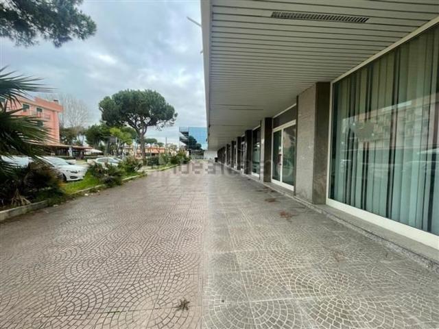 Locale Commerciale in vendita a Unione dei Comuni della Val Vibrata, Martinsicuro