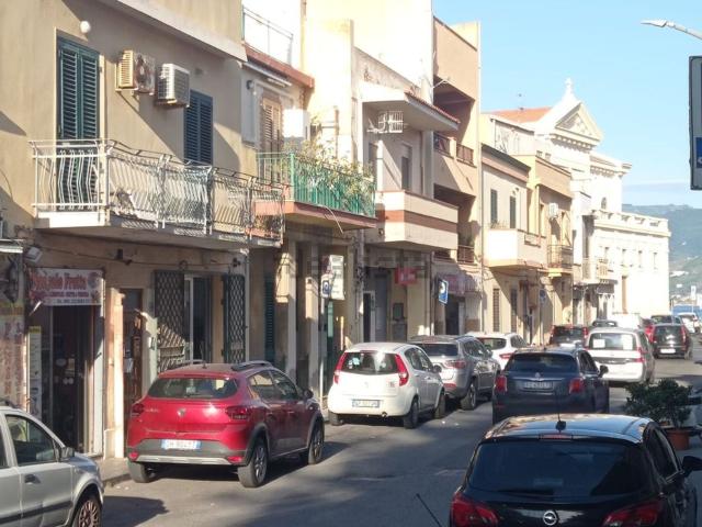 Locale Commerciale in vendita a VI Circoscrizione, Messina