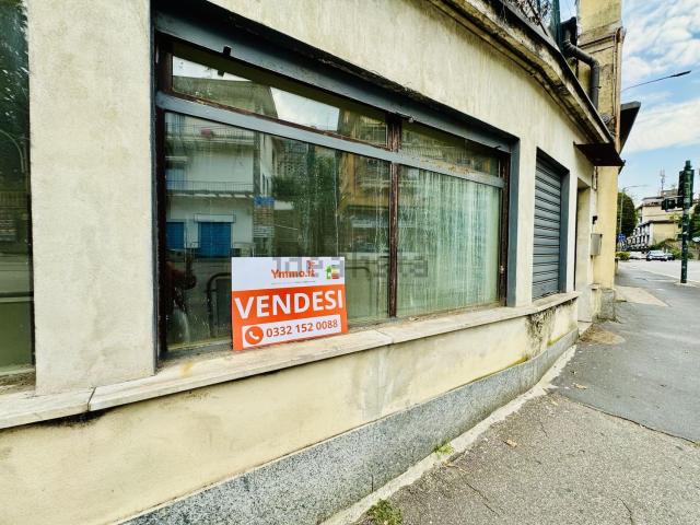 Locale Commerciale in vendita a Valle Olona, Varese