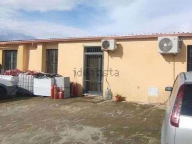Locale Commerciale in vendita a Mulinu Becciu, Cagliari