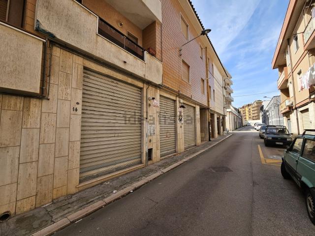 Locale Commerciale in vendita a San Severo, Foggia