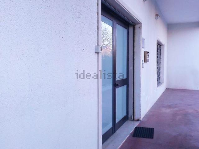 Locale Commerciale in vendita a Villa Martelli, Lanciano