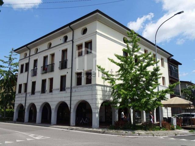 Locale Commerciale in vendita a Montirone, Lombardia