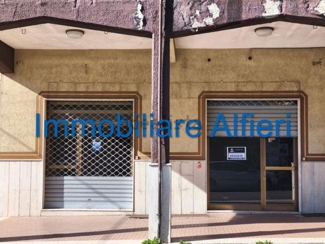 Locale Commerciale in vendita a Apice, Campania