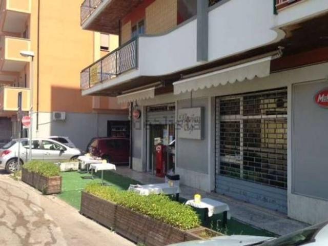 Locale Commerciale in vendita a Montesilvano, Abruzzo
