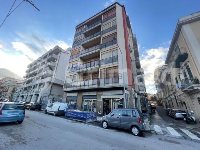 Locale Commerciale in vendita a III Circoscrizione, Messina