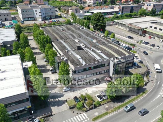 Locale Commerciale in vendita a Como