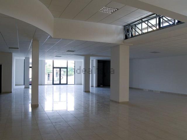 Locale Commerciale in vendita a Corte Dovichetti, Bagni Di Lucca Ponte