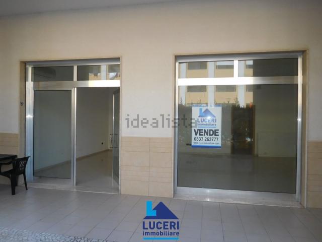 Locale Commerciale in vendita a Puglia, Lecce