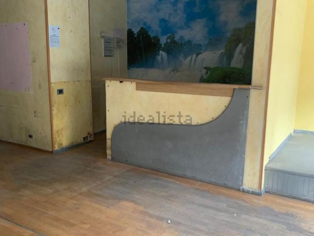 Locale Commerciale in vendita a Villaggio Trieste, Latina