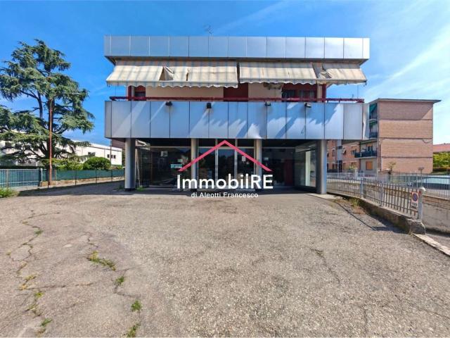 Locale Commerciale in vendita a Carrozzone-Betonica, Re