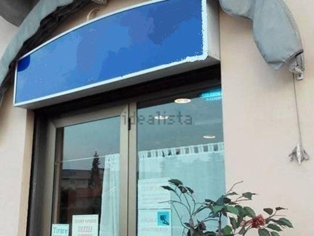 Locale Commerciale in vendita a Piemonte, Novara