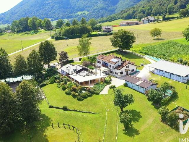 Locale Commerciale in vendita a San Gregorio Nelle Alpi, Veneto