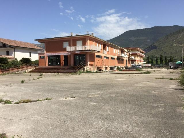 Locale Commerciale in vendita a Castrocielo, Lazio