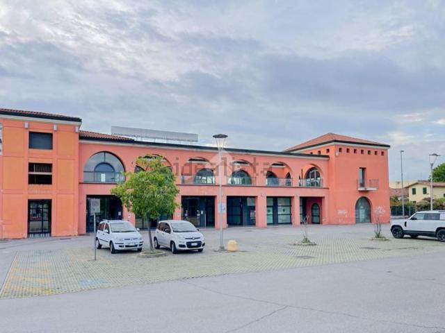 Locale Commerciale in vendita a Verolanuova, Lombardia