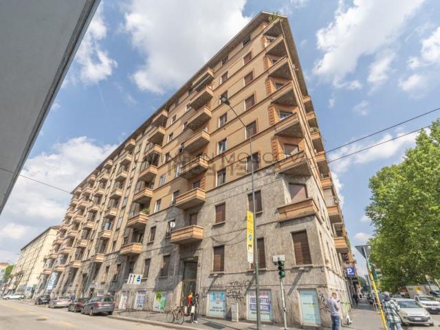 Locale Commerciale in vendita a Municipio 8 di Milano, Milano