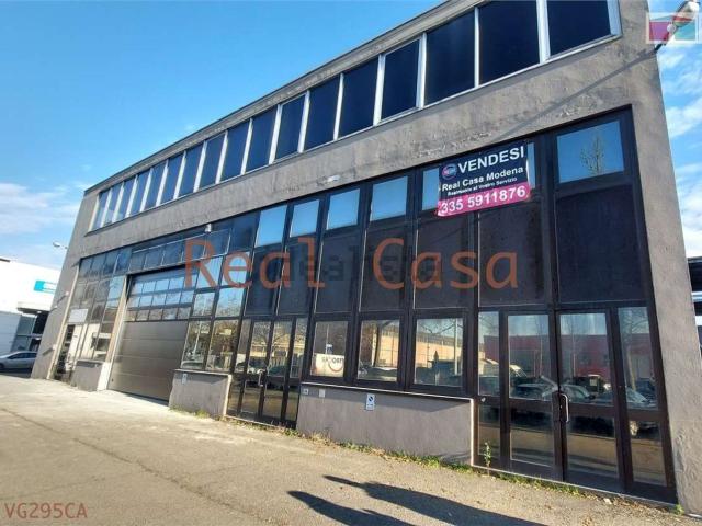 Locale Commerciale in vendita a Crocetta-San Lazzaro-Modena Est, Modena