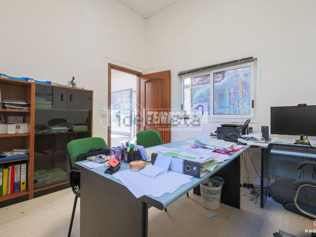 Locale Commerciale in vendita a Cicogna, San Lazzaro