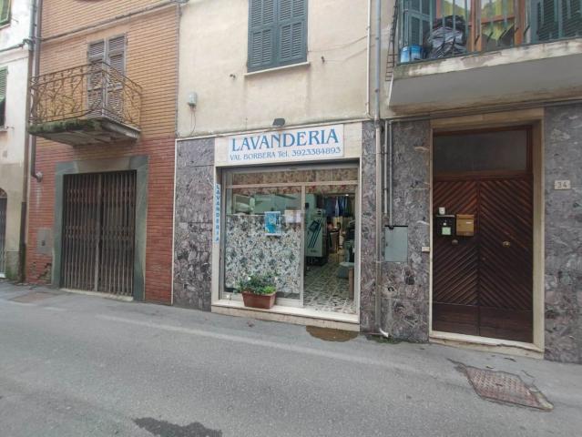 Locale Commerciale in vendita a Piemonte, Alessandria