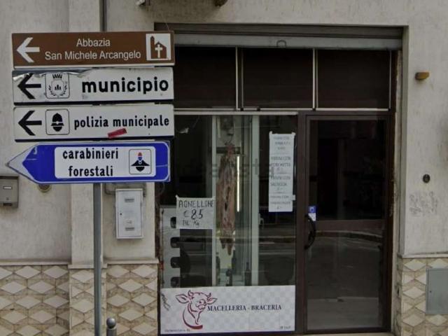 Locale Commerciale in vendita a Montescaglioso, Basilicata