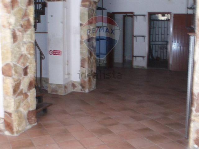 Locale Commerciale in vendita a Bagheria, Sicilia