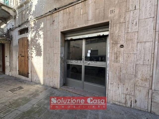 Locale Commerciale in vendita a Puglia, Barletta-andria-trani