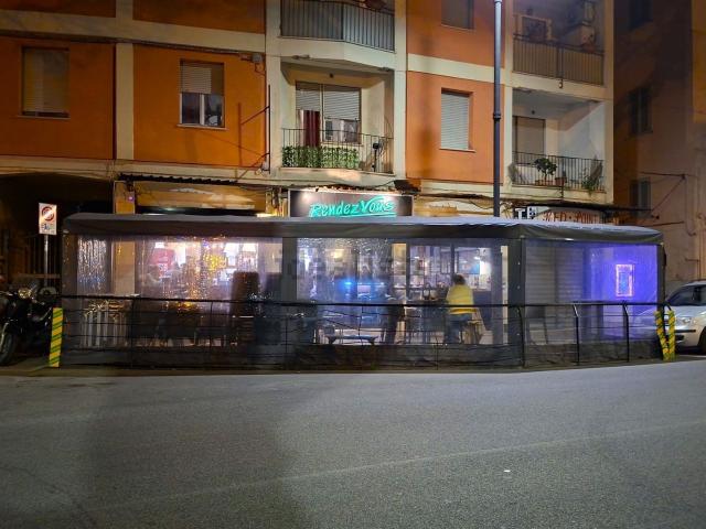Locale Commerciale in vendita a Gaeta, Lazio