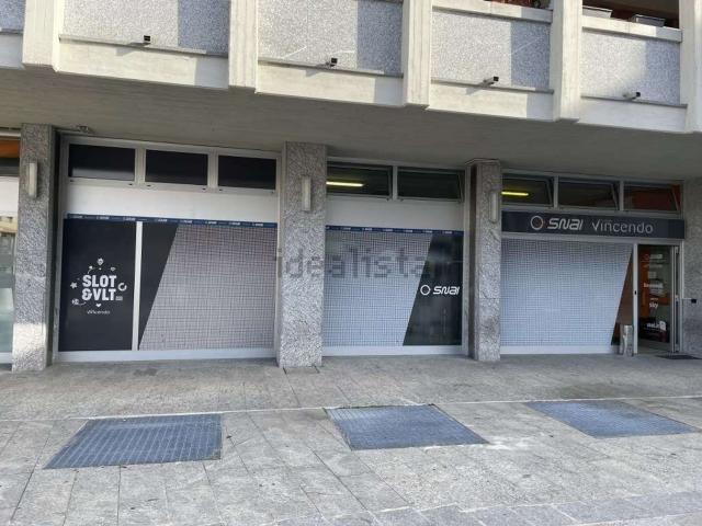 Locale Commerciale in vendita a Villaggio del Sole, Limbiate