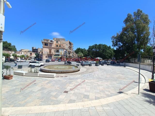Locale Commerciale in vendita a Bagheria, Sicilia