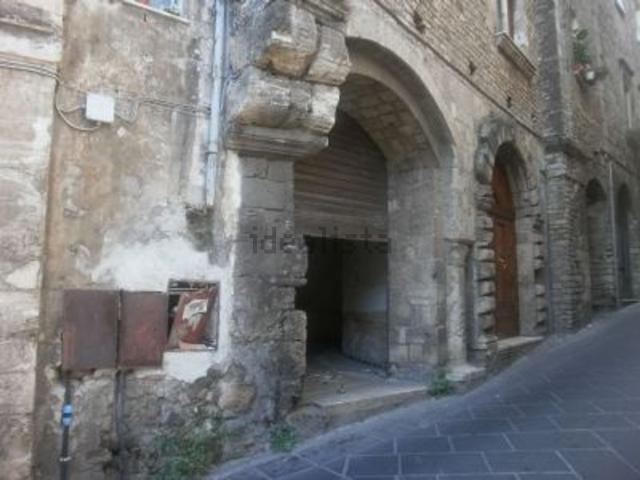 Locale Commerciale in vendita a Anagni, Lazio