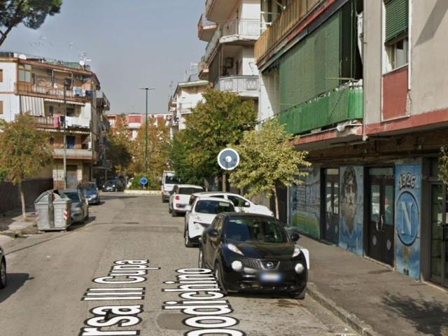 Locale Commerciale in vendita a Municipalità 7, Miano