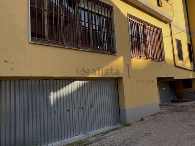 Locale Commerciale in vendita a Vallone, Francavilla Al Mare