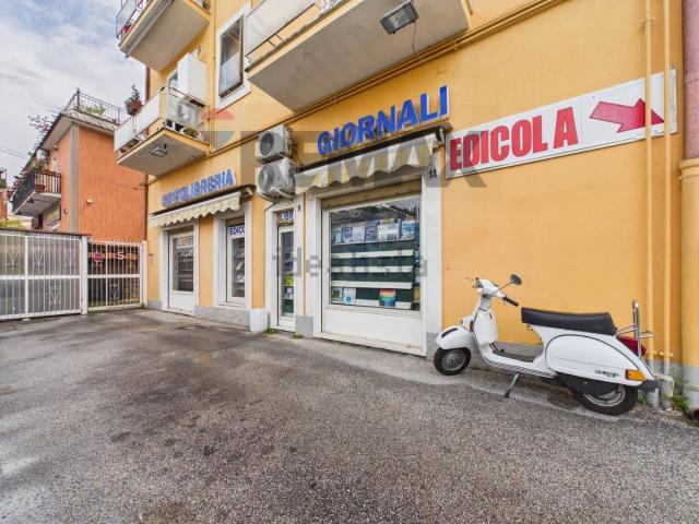 Locale Commerciale in vendita a Municipio Roma XV, Roma Capitale