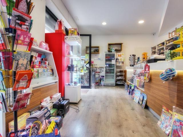 Locale Commerciale in vendita a Marche, Ancona